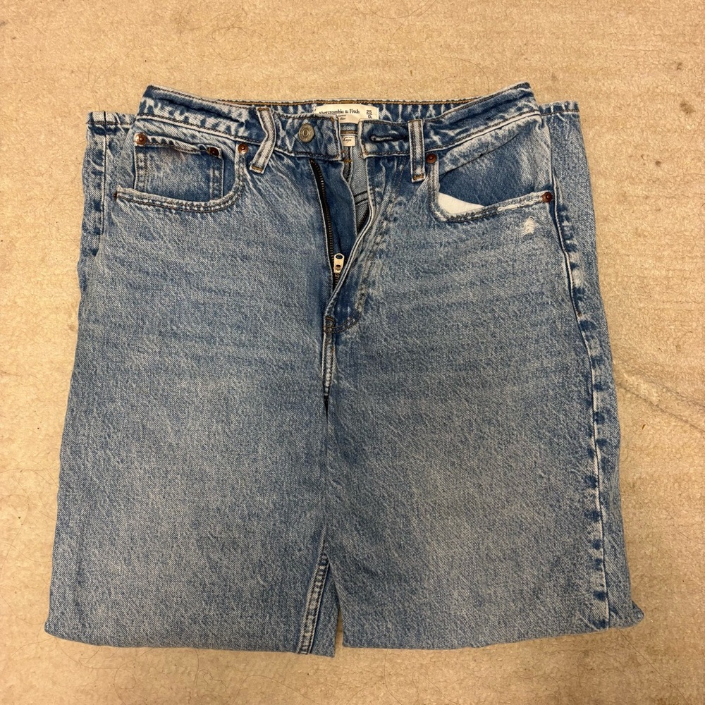 Abercrombie high rise loose jeans 25